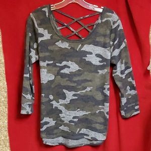 💥B2G2 on$4items💥Jr camo long sleeve shirt
